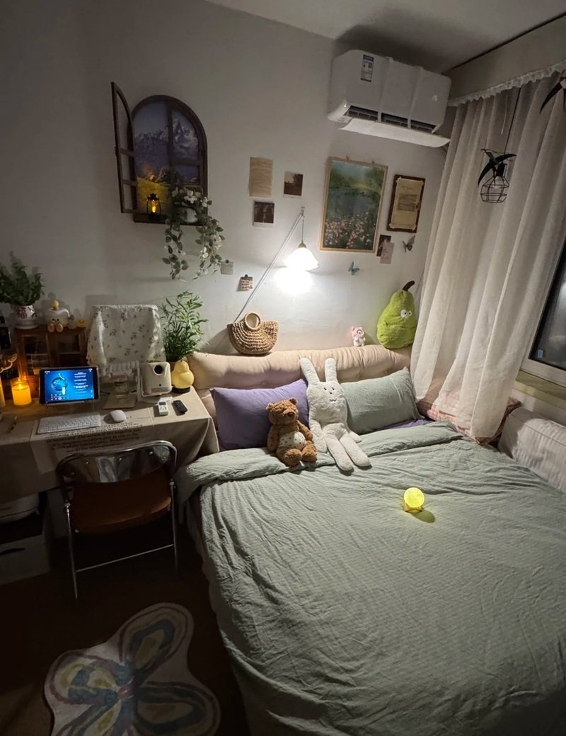 trang trí phòng ngủ nhỏ cho nữ 33