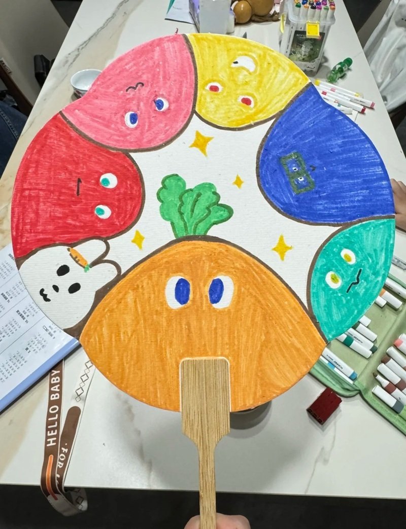 trang trí quạt giấy lớp 8 đơn giản 13