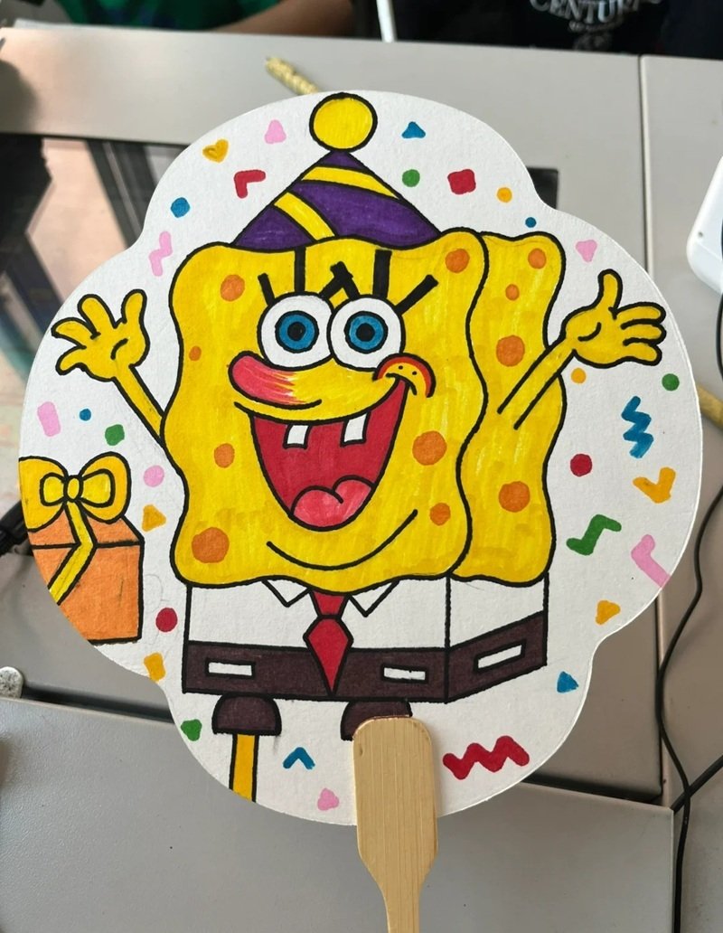 trang trí quạt giấy lớp 8 đơn giản 21