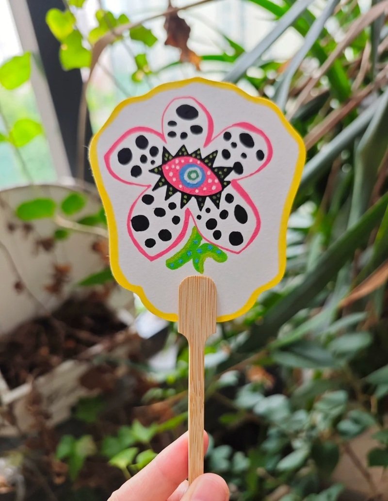 trang trí quạt giấy lớp 8 đơn giản 32