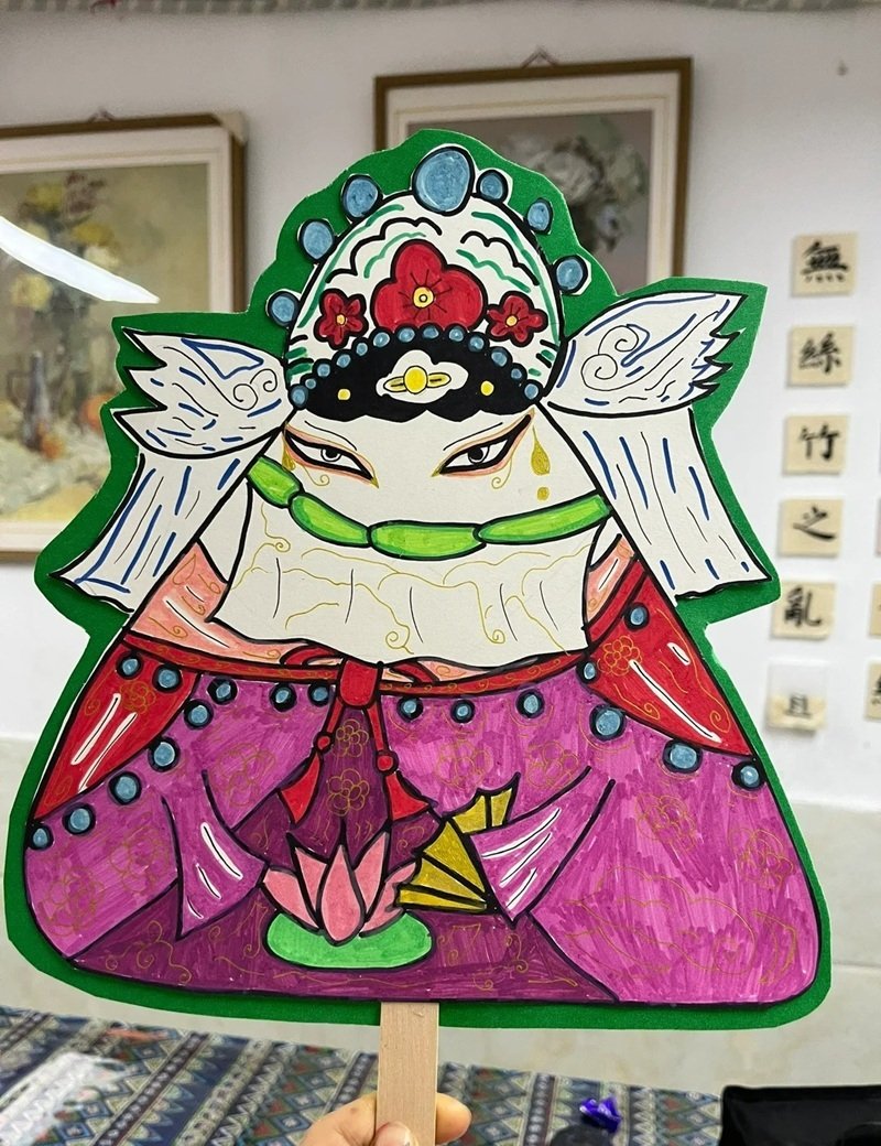 trang trí quạt giấy lớp 8 đơn giản 34