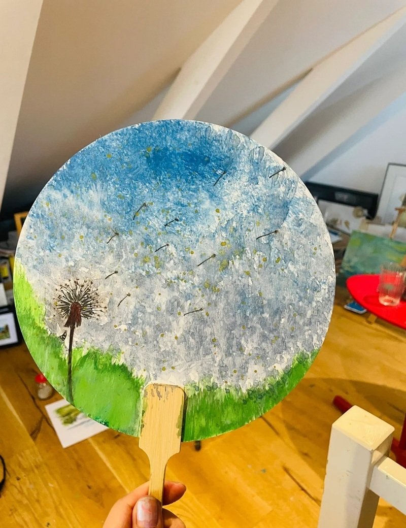 trang trí quạt giấy lớp 8 đơn giản 7