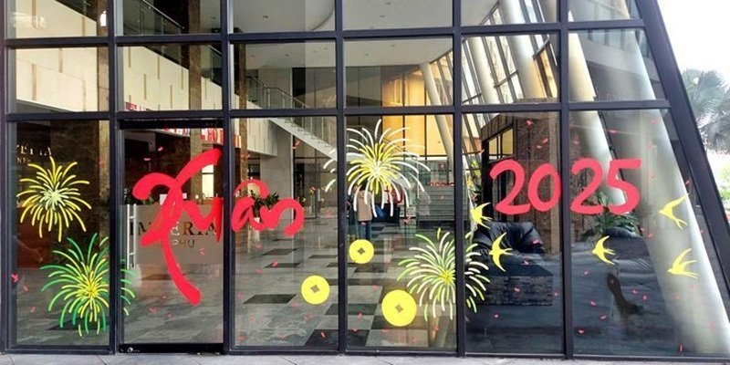 trang trí tết trên cửa kính 2025 cho công ty 13