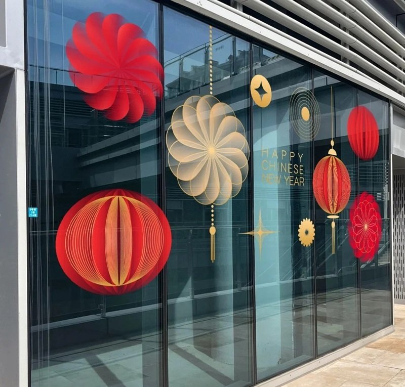 trang trí tết trên cửa kính 2025 cho công ty 4