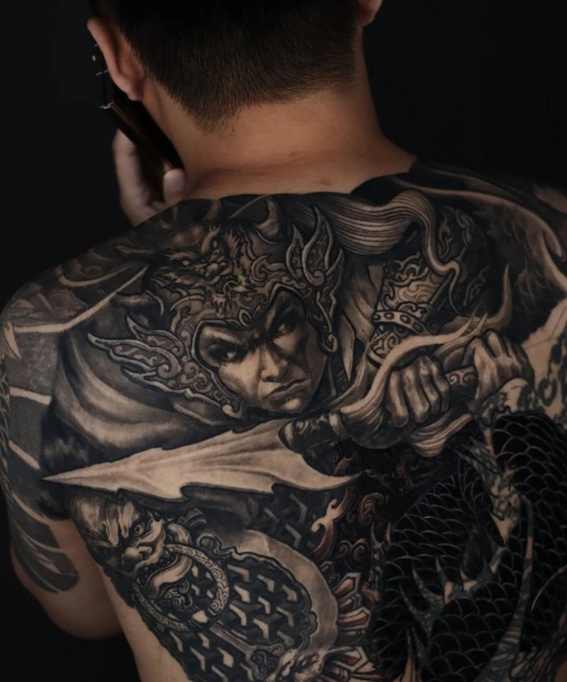 vẽ hình xăm triệu vân 12