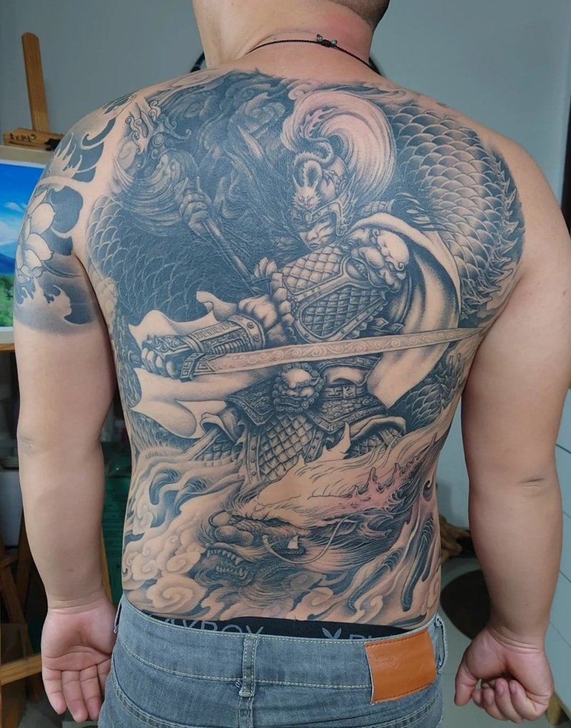 vẽ hình xăm triệu vân 25