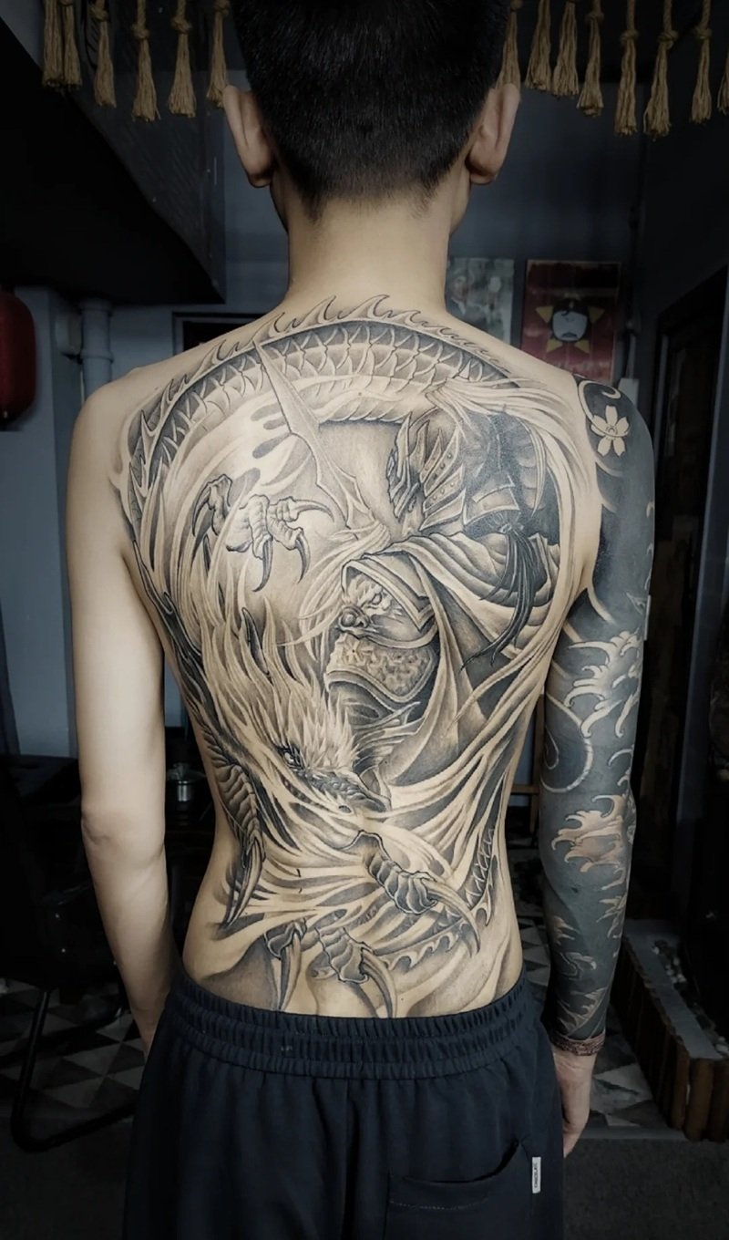 vẽ hình xăm triệu vân 30