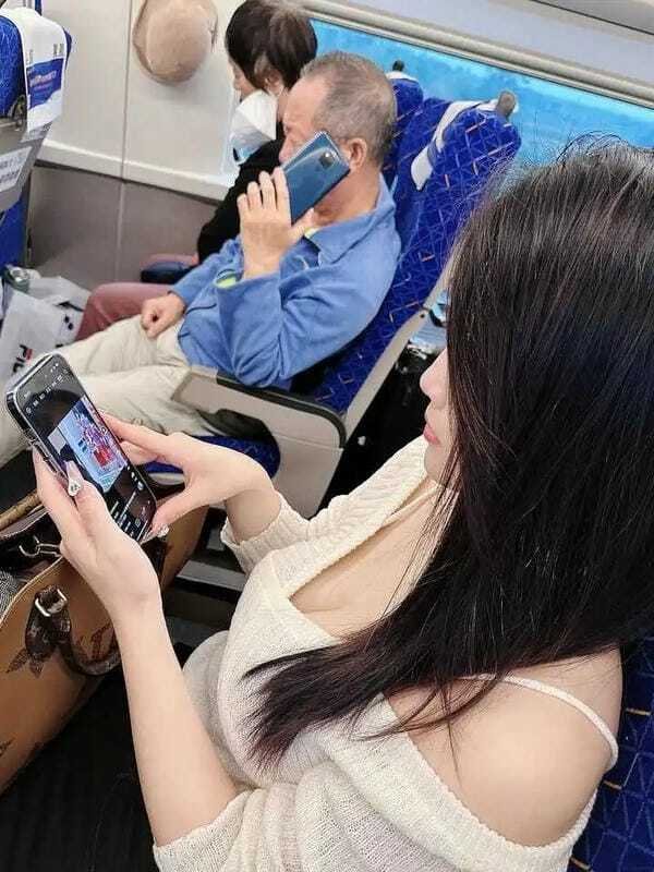 Ảnh Gái Xinh Khoe Vú thời trang