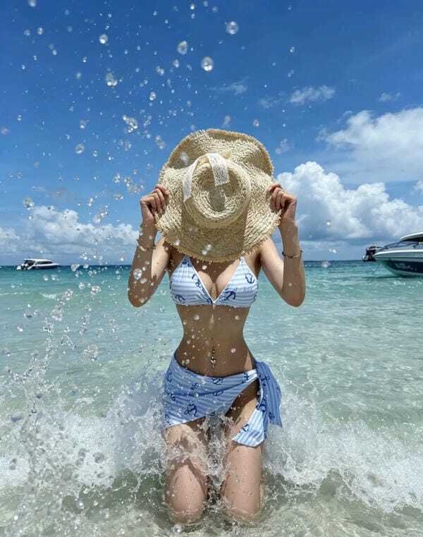 Ảnh gái xinh mặc bikini phong cách cá tính