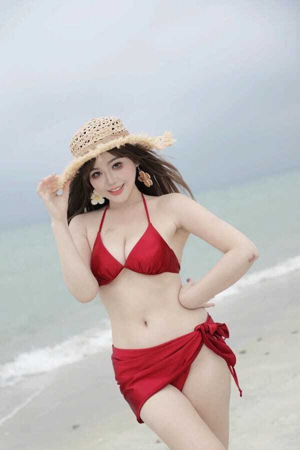 Ảnh gái xinh mặc bikini thu hút mọi ánh nhìn