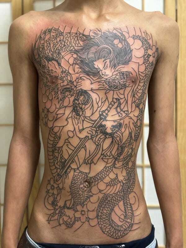 Hình xăm full bụng nam với hổ uy dũng
