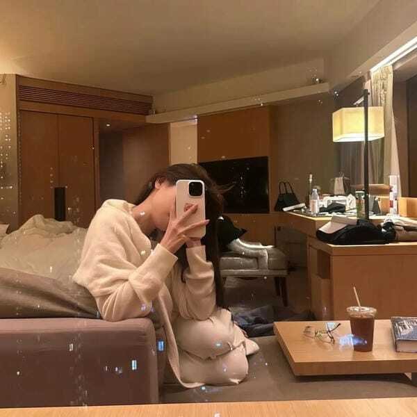 Avatar nữ che mặt người thật phong cách Hàn Quốc