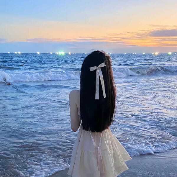 ảnh cô gái quay lưng 25