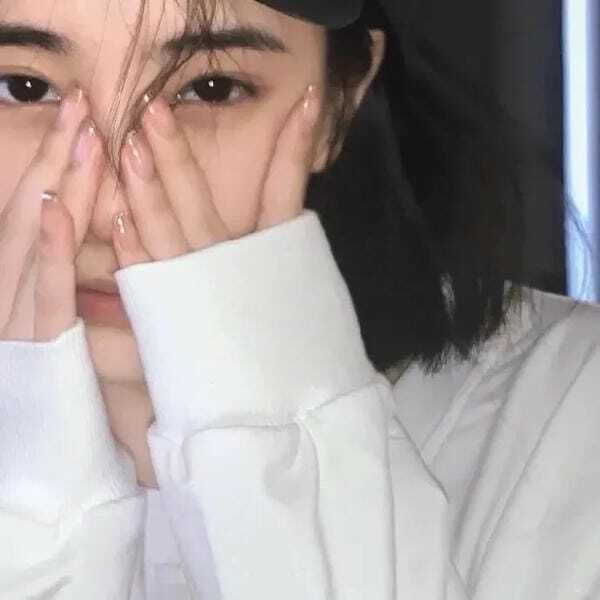 ảnh gái che mặt 10