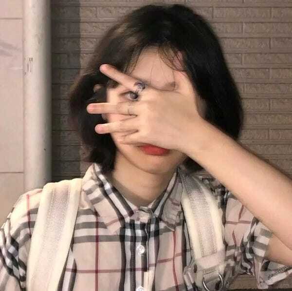 ảnh gái che mặt 16