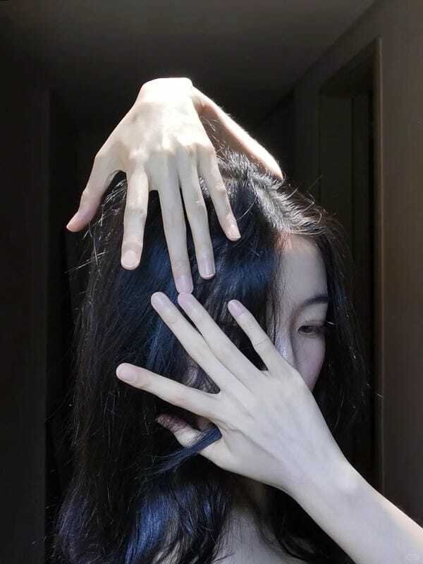 ảnh gái che mặt 19