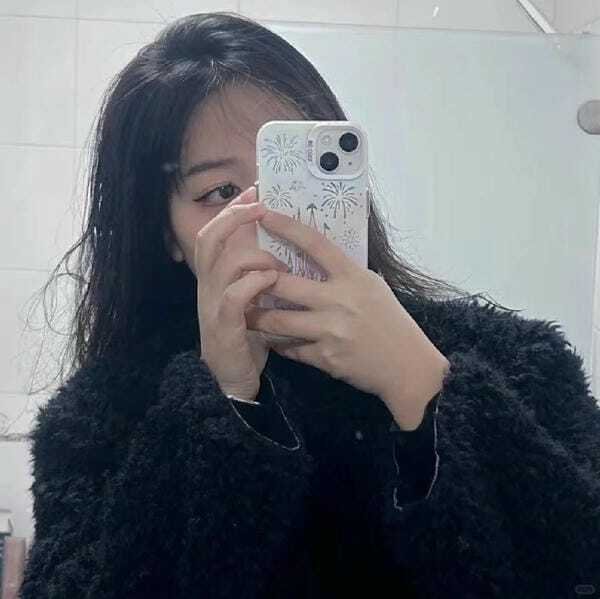 ảnh gái che mặt 22