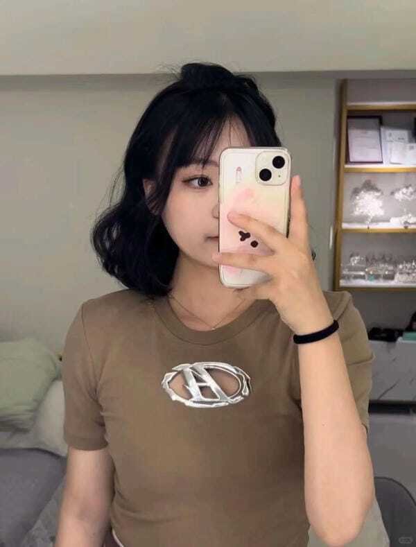 ảnh gái che mặt 23