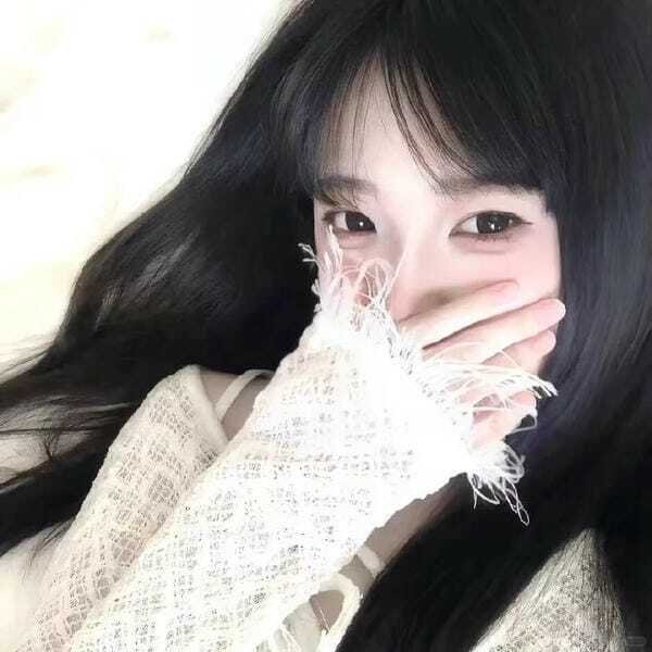 ảnh gái che mặt 32