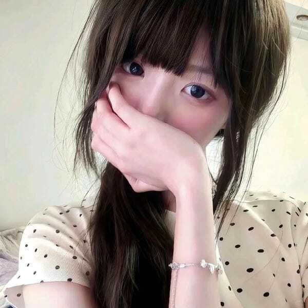 ảnh gái che mặt 33