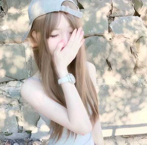 ảnh gái che mặt 6