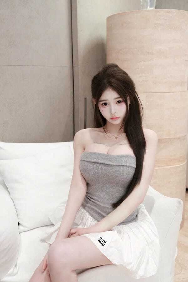 ảnh gái vú bự 1