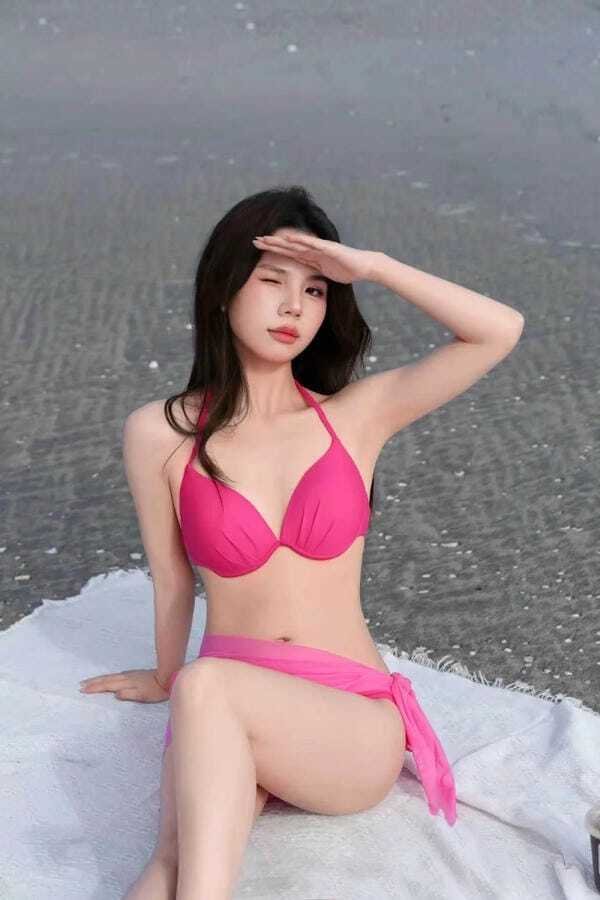 Ảnh Gái Vú Bự trẻ trung