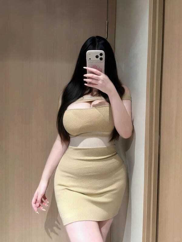 ảnh gái vú bự 19