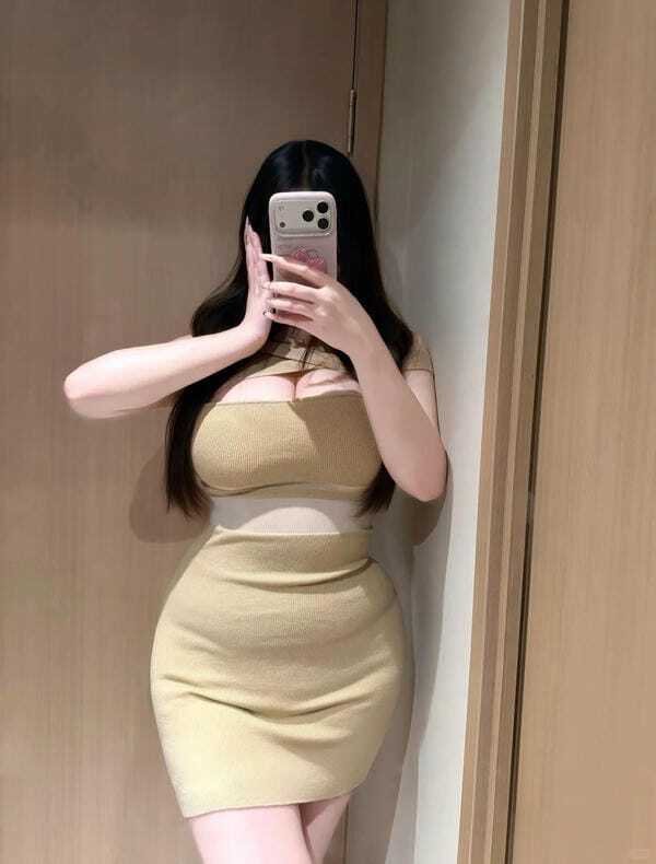ảnh gái vú bự 20