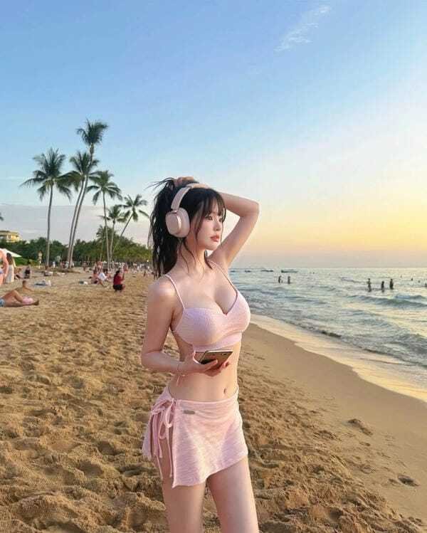 ảnh gái vú bự 26
