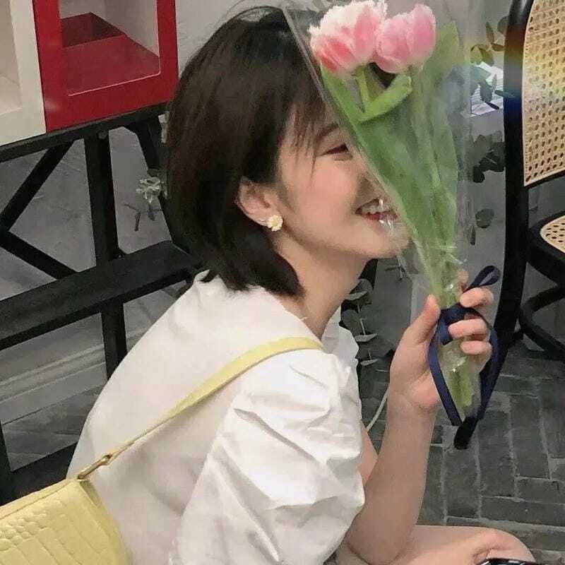 ảnh gái xinh che mặt 12
