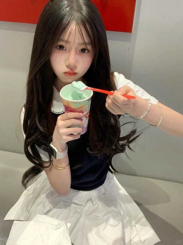 ảnh gái xinh che mặt 2012 7