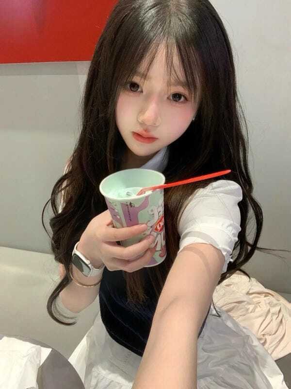 ảnh gái xinh che mặt 2012 8
