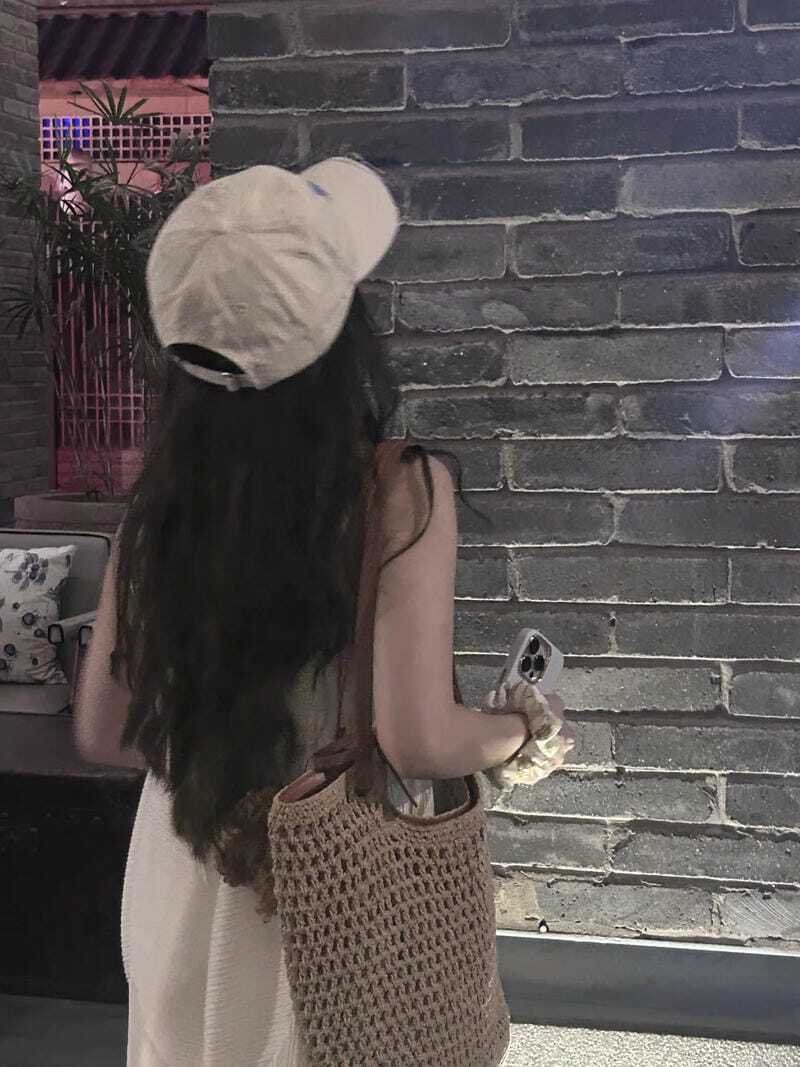 ảnh gái xinh che mặt 7