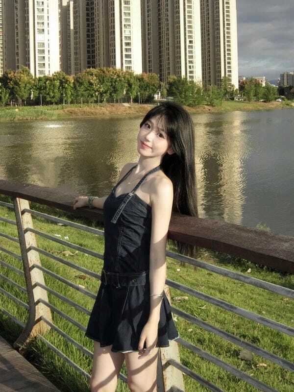 ảnh gái xinh giống thật 17