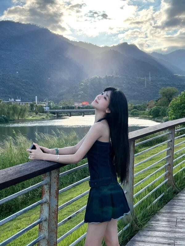ảnh gái xinh giống thật 18