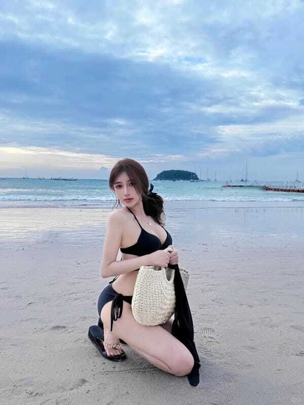 ảnh gái xinh mặc bikini đen 11