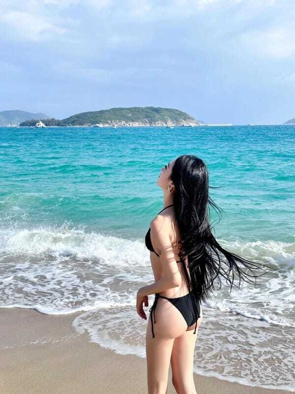 ảnh gái xinh mặc bikini đen 18