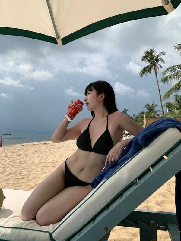 ảnh gái xinh mặc bikini đen 31