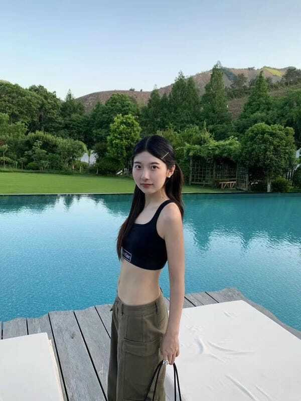 ảnh gái xinh mặc bikini đen 33
