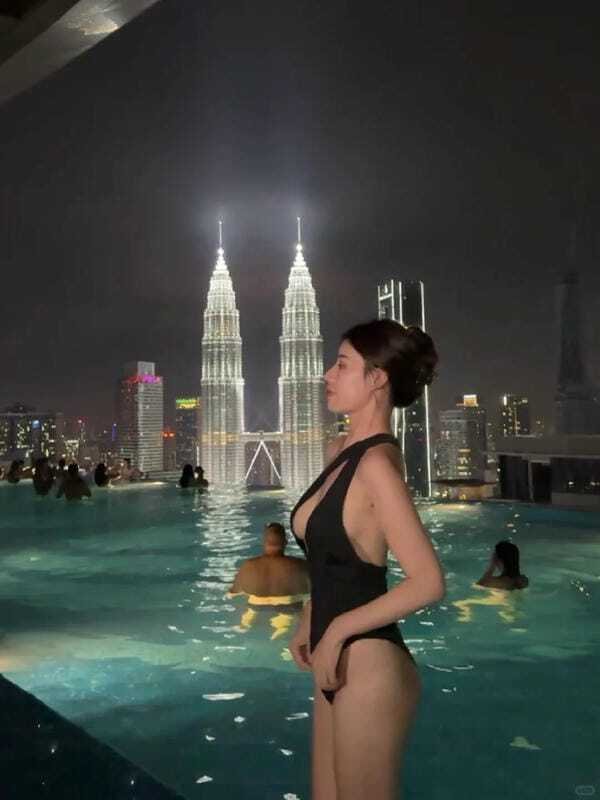 ảnh gái xinh mặc bikini đen 38