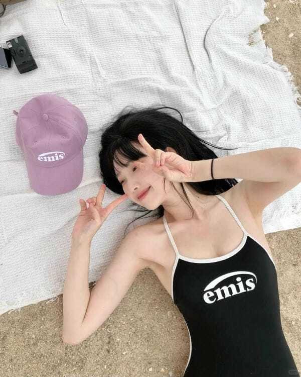 ảnh gái xinh mặc bikini đen 47