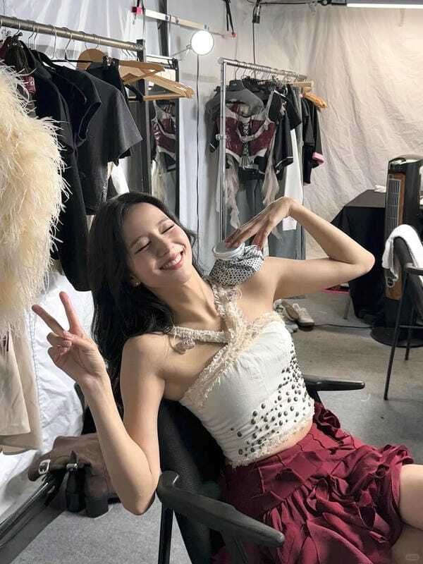 ảnh jisoo 19