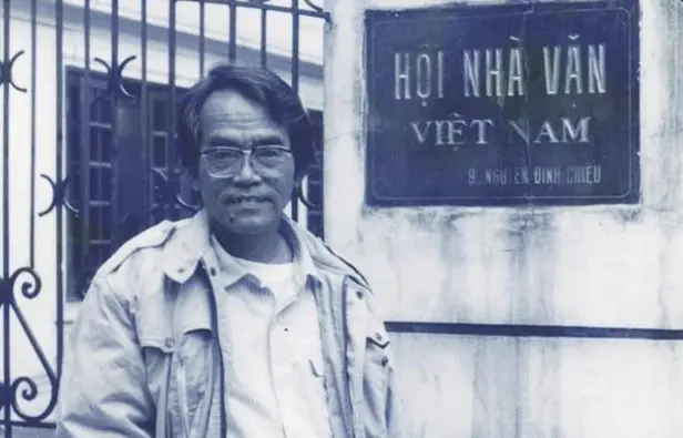 Chân dung nhà văn Hoàng Phủ Ngọc Tường