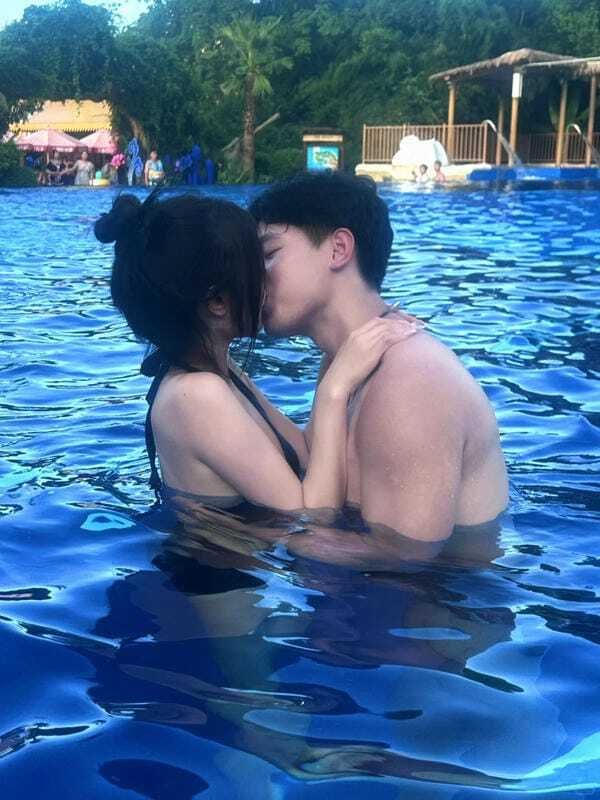con gái mặc bikini hôn trai 5
