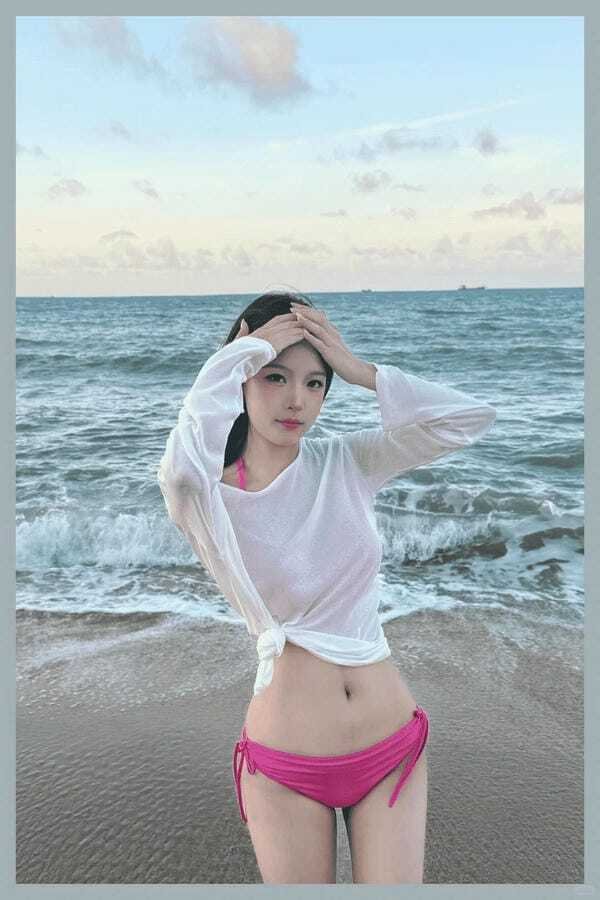 con gái mặc bikini siêu mỏng 23