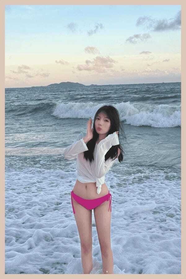 con gái mặc bikini siêu mỏng 25