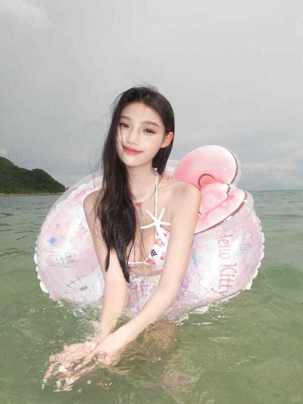 gái mặc bikini nhảy 15