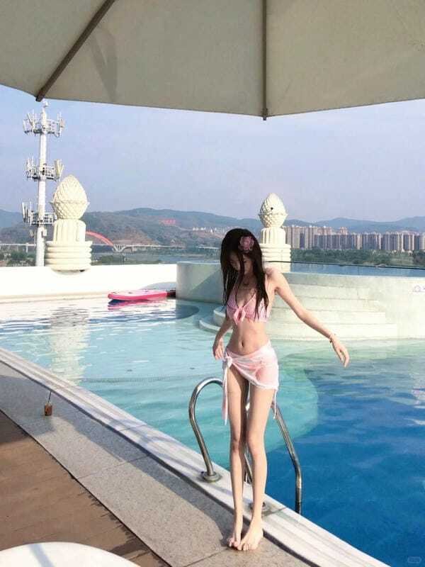 gái mặc bikini nhảy 19