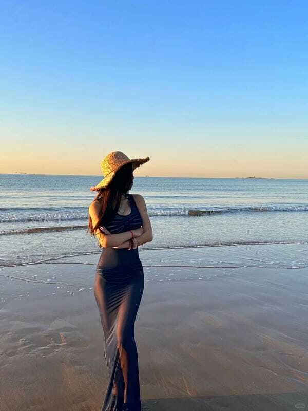 gái mặc bikini nhảy 23